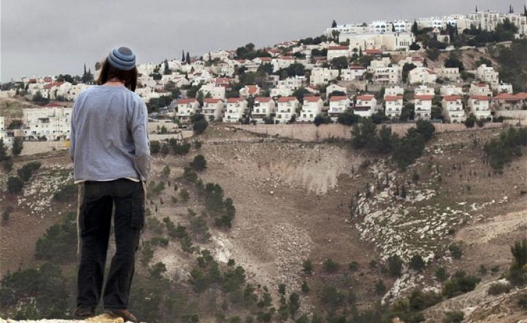 نتنياهو وليبرمان يصادقان على بناء 2500 وحدة استيطانية بالضفة