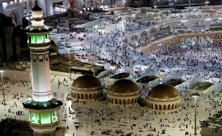بيت الله الحرام والمسجد النبوي بمكة المكرمة