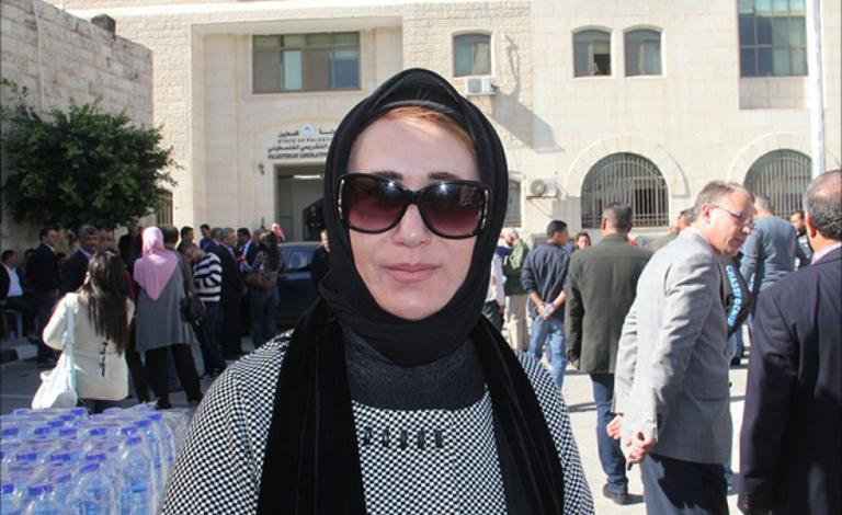 ردح علنّي..  نجاة أبو بكر