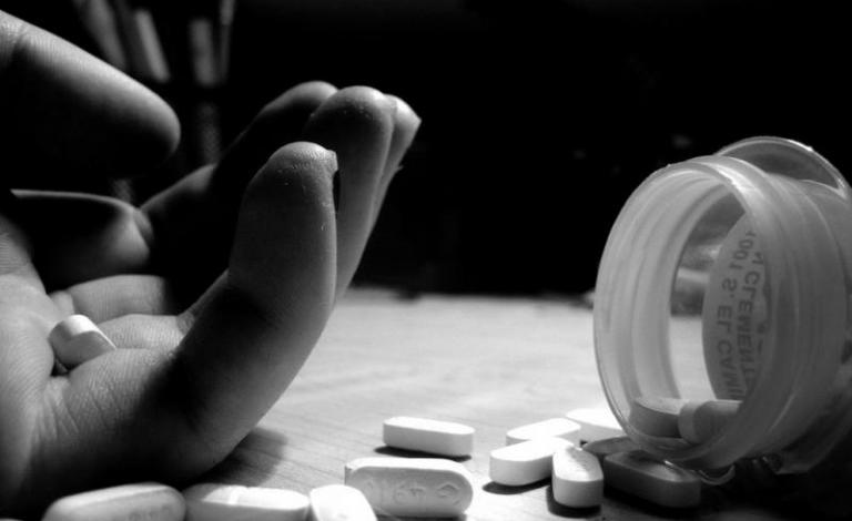 223141-1195329-Suicideeee-1475879198 (1)