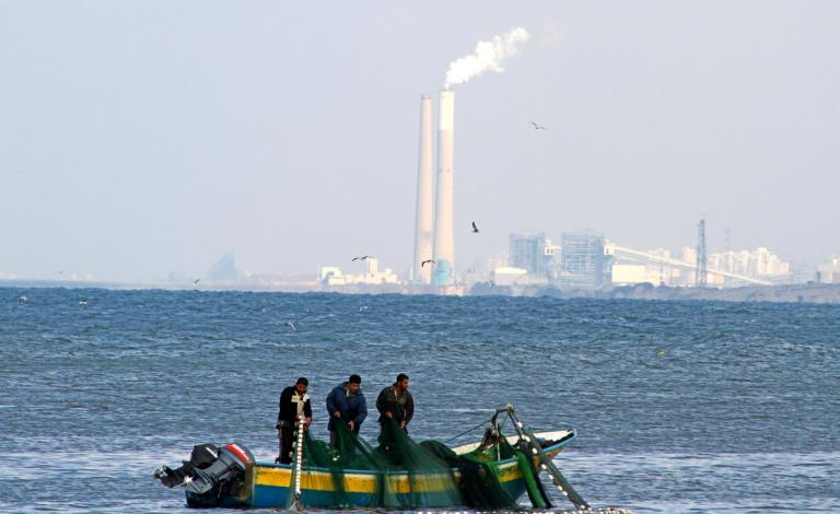 صيادون في بحر غزة