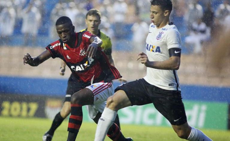 المهاجم البرازيلي جونيور