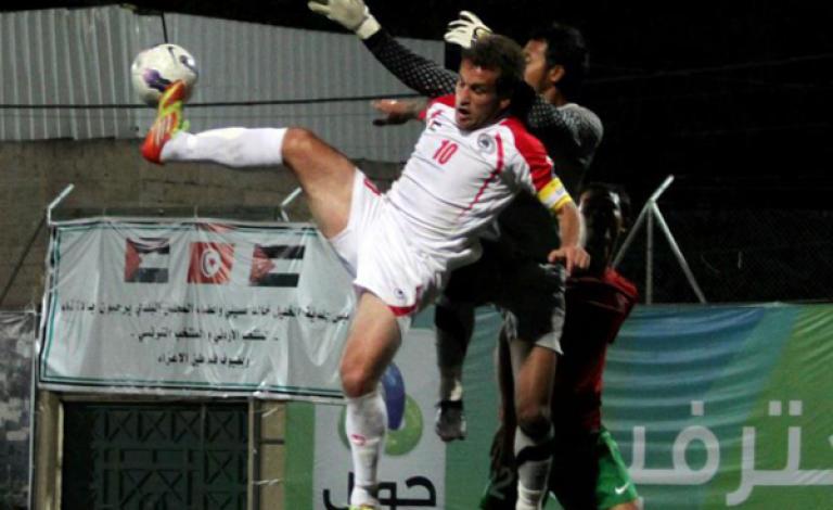 شباب الخليل يتعثر والهلال يسقط دورا بـ"المحترفين"