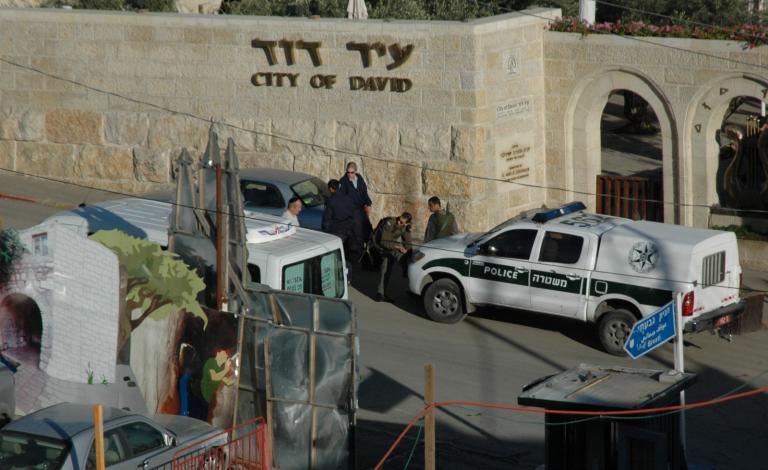 تأجيل محاكمة الصحفية الدويك والطفل مناصرة