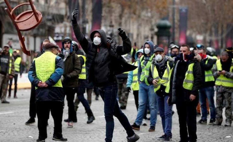 ماذا سيفعل ماكرون ليطفئ غضب الاحتجاجات الفرنسية؟