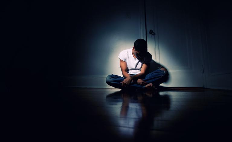 الاكتئاب-مرض-قاتل-فما-هي-أسبابه؟