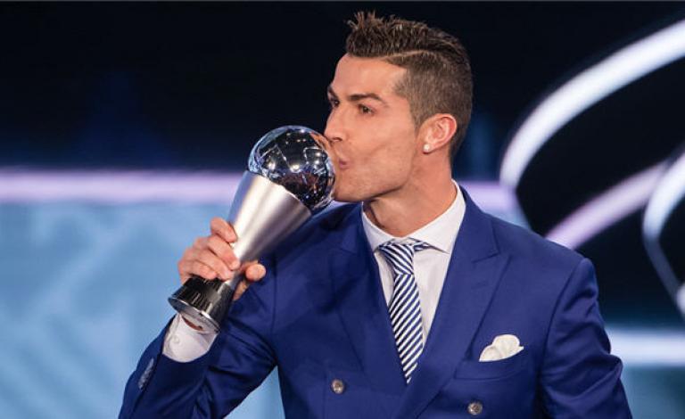 Cristiano-Ronaldo كريستيانو رونالدو في حفل الفيفا