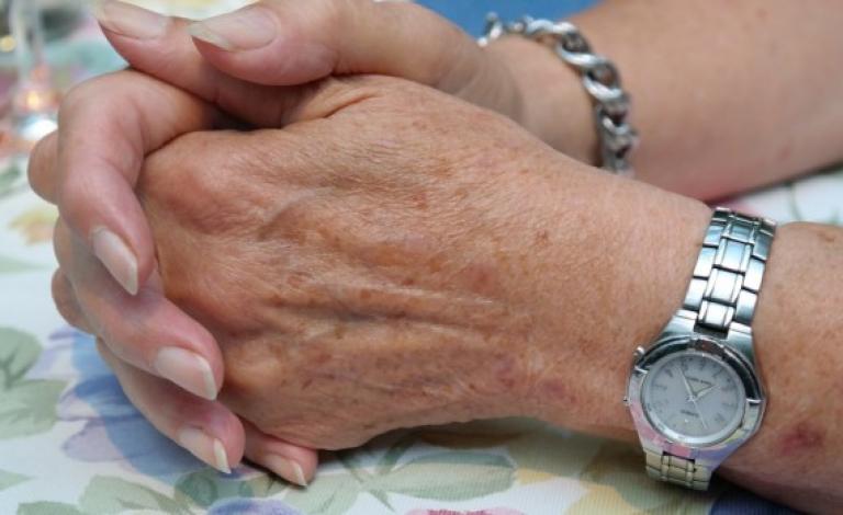 hands-195648_1280-620x349