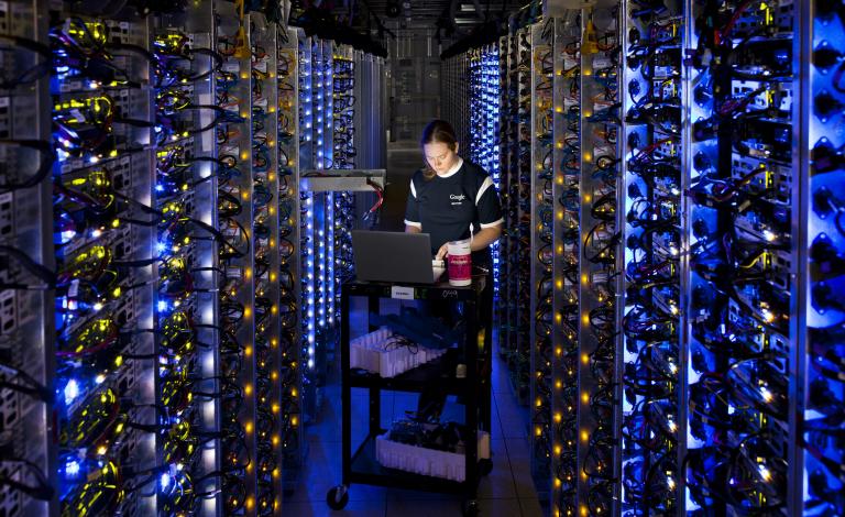 google-datacenter-people-02