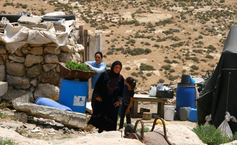 زنوتة .. خربة على خط النار