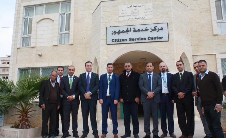 مجموعة الاتصالات تموّل مشروع تجهيز قاعة بلدية بيت فجار