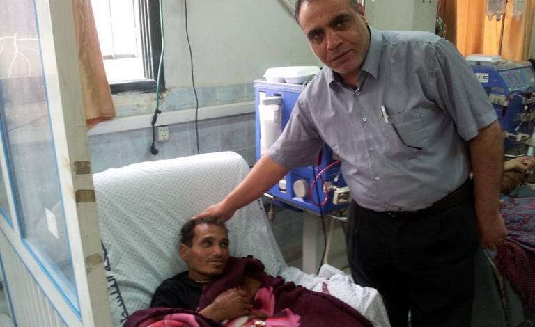 مدير قسم الكلى بمشفى ناصر الطبي الدكتور محمود وادي