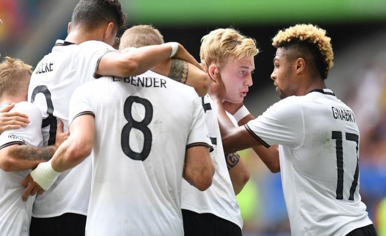 احتفال منتخب ألمانيا بالفوز