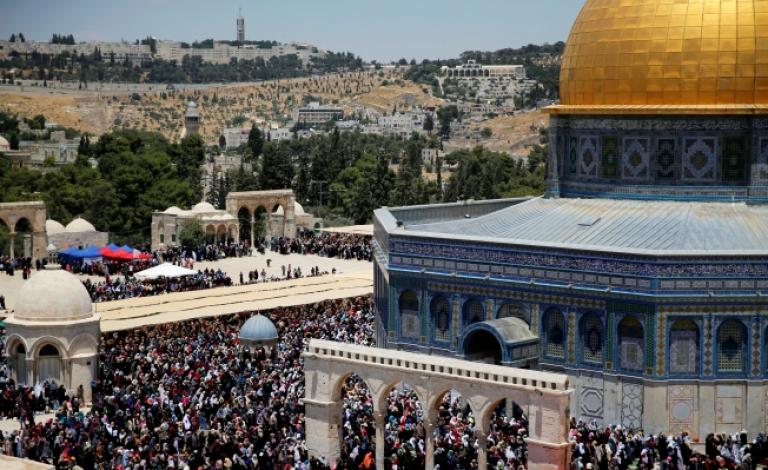 مصر تعرب عن قلقها البالغ تجاه التصعيد الإسرائيلي في القدس    القاهرة 14-7-2017 وفا- أعربت الخارجية المصرية عن قلقها البالغ تجاه الأحداث التي شهدتها ساحة المسجد الأقصى المبارك، صباح اليوم الجمعة.  وحذرت في بيان لها، من خطورة تداعيات هذه الأحداث، والإجراءات