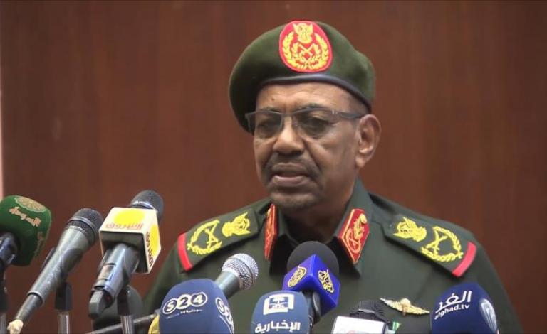 البشير: ضبطنا مدرعات مصرية شاركت بمهاجمة دارفور