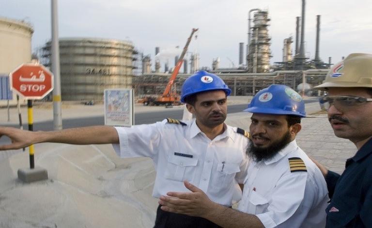 أكد وزير النفط والكهرباء والماء الكويتي،عصام المرزوق، أن مؤسسة البترول الكويتية وشركاتها التابعة تنوي توظيف أكثر من 2000 كويتي ضمن خطة السنة المالية المقبلة .2018-2017.  وقال المرزوق لصحيفة 