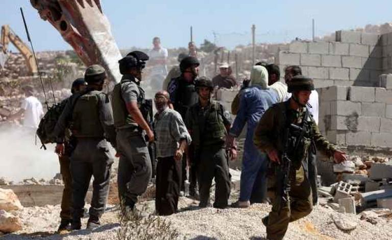 إخطار وقف بناء منزل بالأغوار