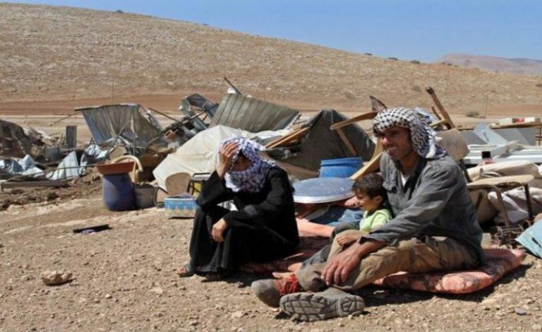 الاحتلال يخطر عائلات بالرحيل عن أماكن سكناهم بالأغوار