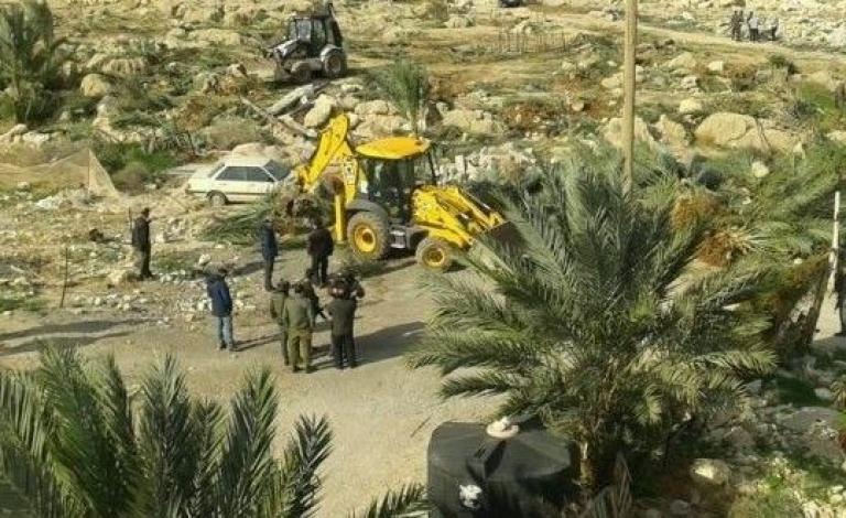 الاحتلال يستولي على جرار زراعي