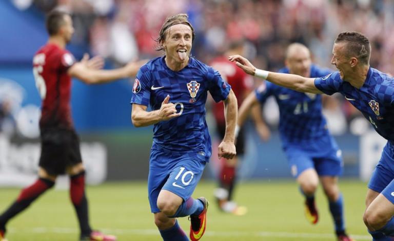 مودريتش سجل هدف الفوز على تركيا