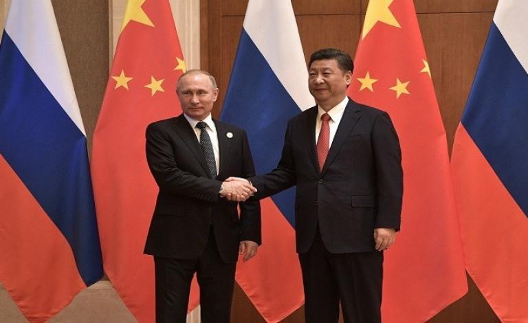 تخطط موسكو وبكين لإنشاء صندوق استثماري مشترك بقيمة 100 مليار يوان (حوالي 14.51 مليار دولار) يهدف لتنمية التعاون بين البلدين.  وجاء الإعلان عن تلك الخطوة في ختام أعمال منتدى 