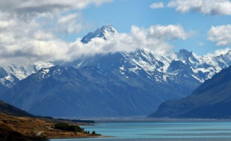 59d64c9ed437508f7d8b4567