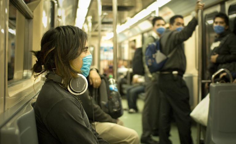 Swine_Flu_Masked_Train_Passengers_in_Mexico_City