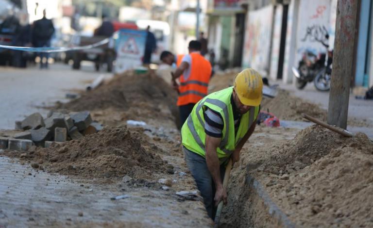 بلدية غزة تشرع بتطوير شبكة المياه في منطقة الصبرة