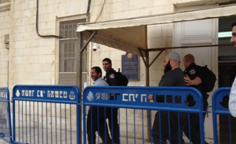 الشرطة الإسرائيلية ترغم فلسطينيين على تمويل حراستهم للمحكمة