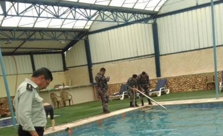 الدفاع المدني يغلق مسبحاً في جنين