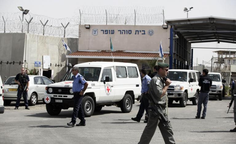 الاحتلال يمدد الاعتقال الإداري لـ7 أسرى بالضفة