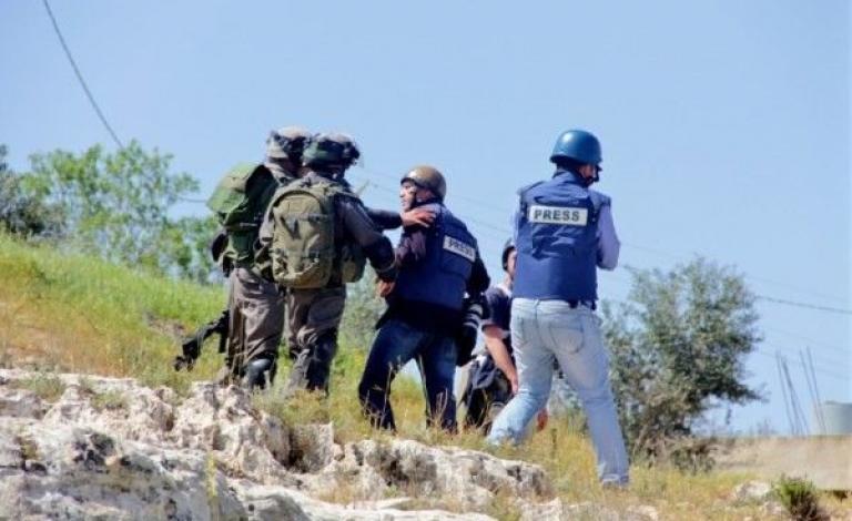 17659318341570162592