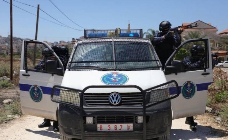 "الاقتصاد" تغلق مشغل خياطة وتحيل مخالفين للنيابة برام الله