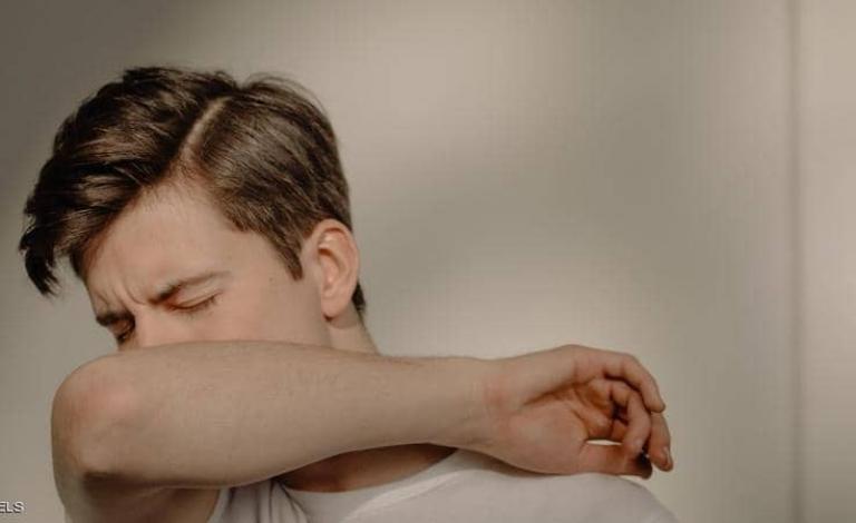 الكحة قد تكون ناجمة عن دغدغة في الحلق وليست مرضية.