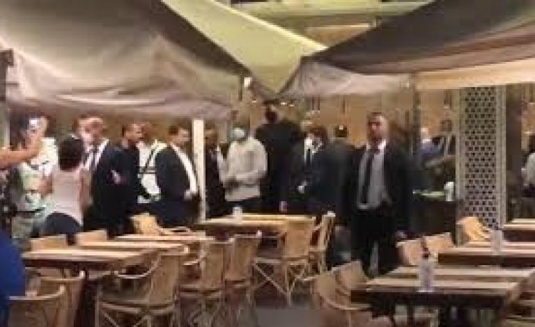متظاهرون يقتحمون مطعما بداخله وفد وزاري لبناني وعراقي
