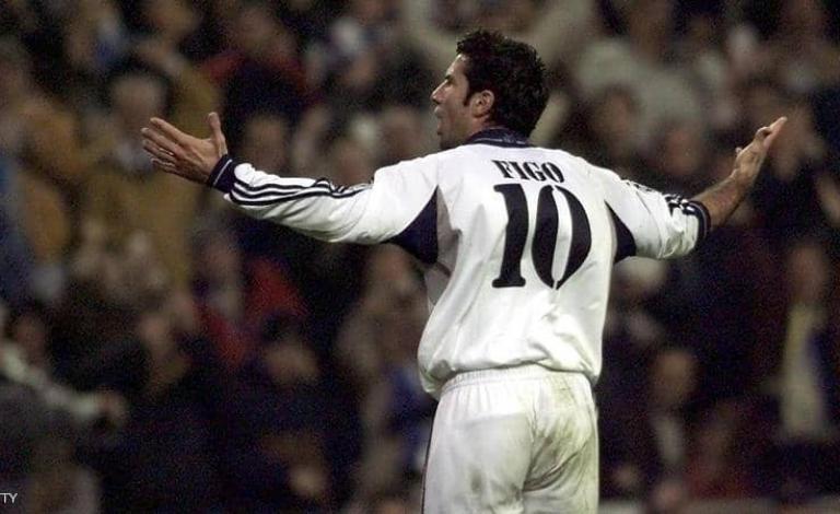انتقال فيغو إلى ريال مدريد عام 2000 سبب صدمة لجماهير برشلونة