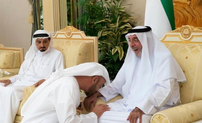 التقرير كشف عن وثيقة يعلن فيها "خليفة" تسليم السيطرة على كل ثروته وممتلكاته إلى لجنة يرأسها منصور