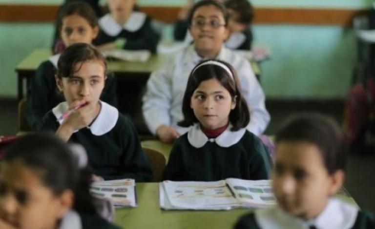عودة مئات آلاف الطلبة إلى مقاعد الدراسة في الضفة والقدس