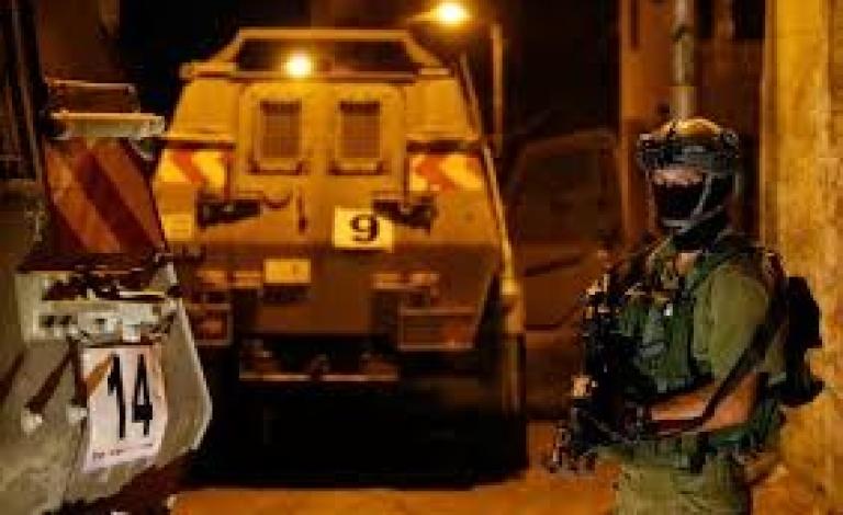 الاحتلال يشن حملة اعتقالات ومداهمات بالضفة