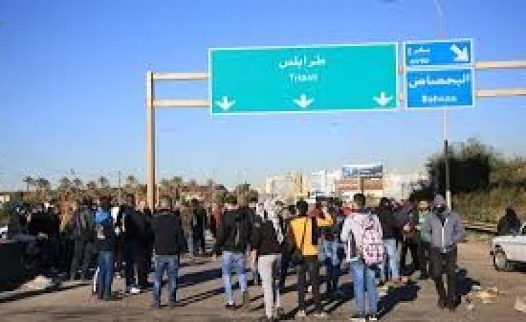 "الجوع" يخرق الإغلاق العام في لبنان