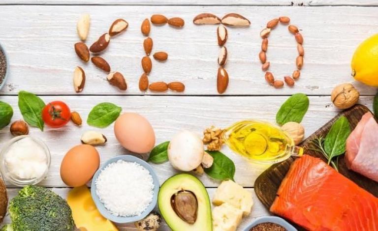 يسبب مشكلات خطيرة.. طبيب يحذر من حمية "كيتو" الشهيرة