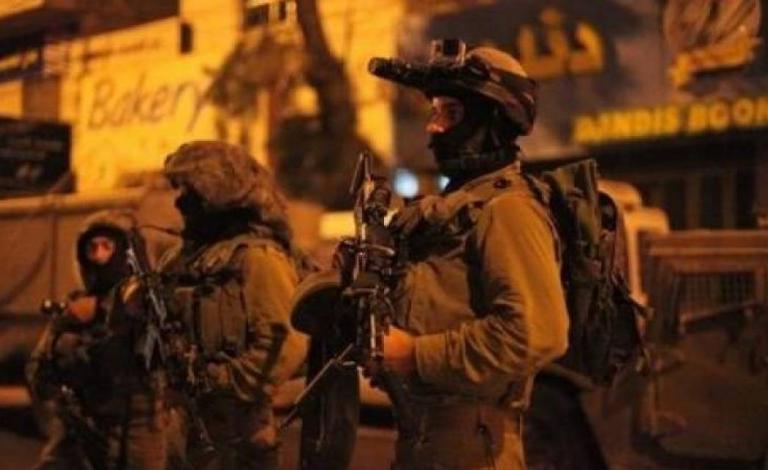 الاحتلال يشن حملة اعتقالات ومداهمات في الضفة