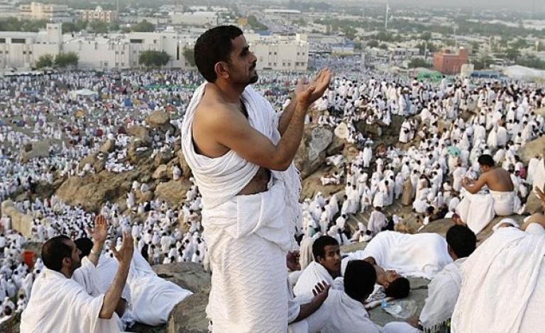 السعودية تكشف سبب عدم وضوح رؤية موسم الحج حتى اللحظة