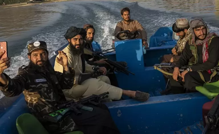 أول ظهور علني لزعيم حركة طالبان هبة الله أخوند زادة