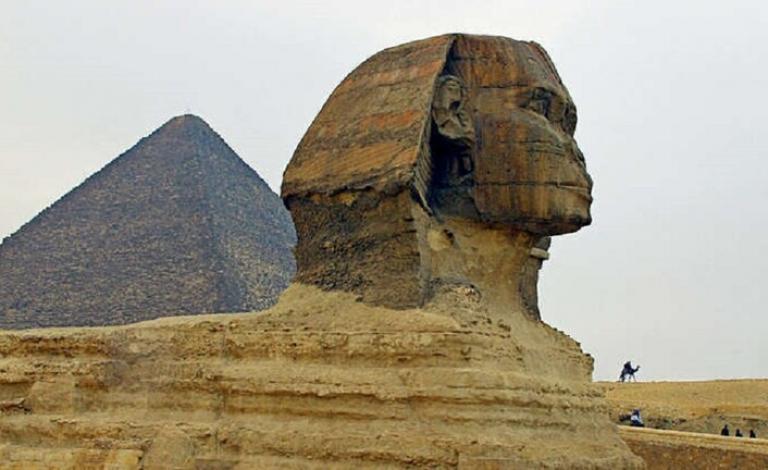 موقع مصري ينشر تفاصيل بيع تمثالين أصليين لـ"أبو الهول" في مزاد بريطاني