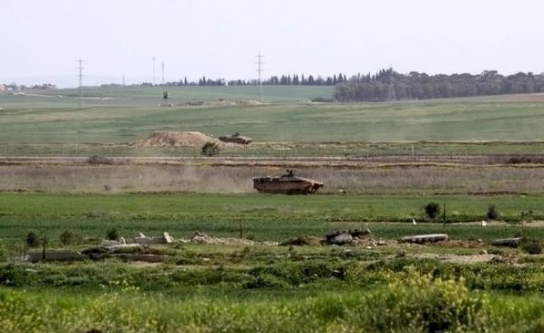 الاحتلال يطلق النار تجاه صيادي العصافير شرق غزة