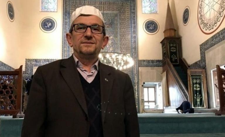 وفاة مؤذن تركي شهير أبهر الملايين بمقامات الأذان