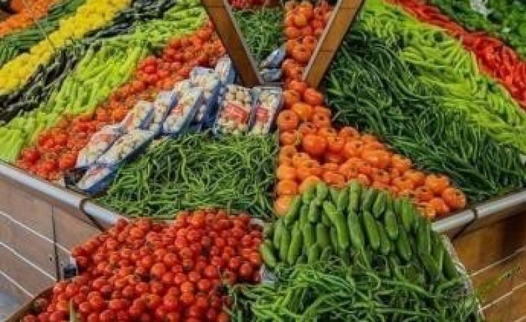القائمة المحدثة لأسعار الخضروات والدجاج في أسواق غزة