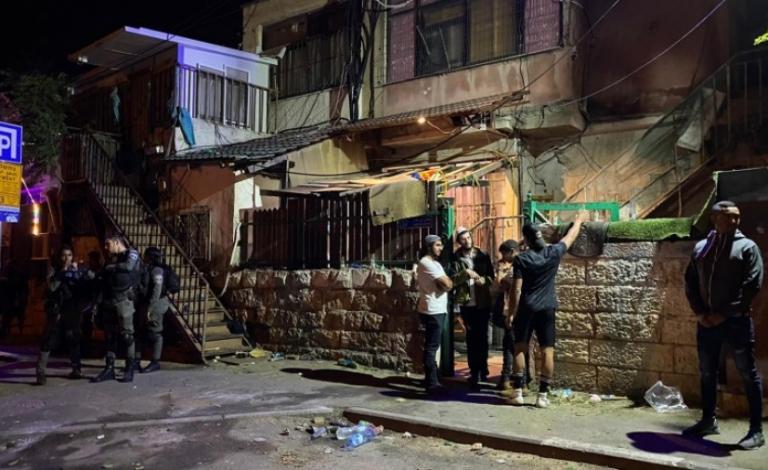 إصابة شاب فلسطيني برصاص مستوطن في حي الشيخ جراح بالقدس