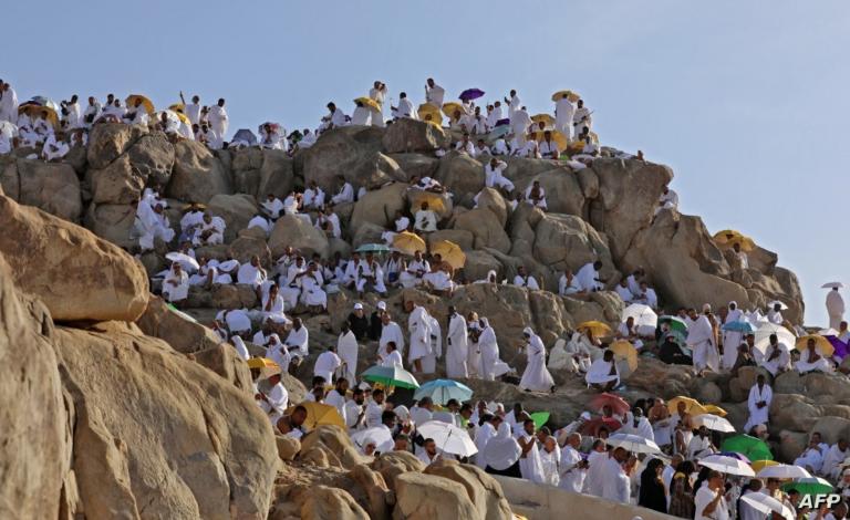 غضب بعد تسلل صحفي إسرائيلي إلى مكة.. وصمت رسمي